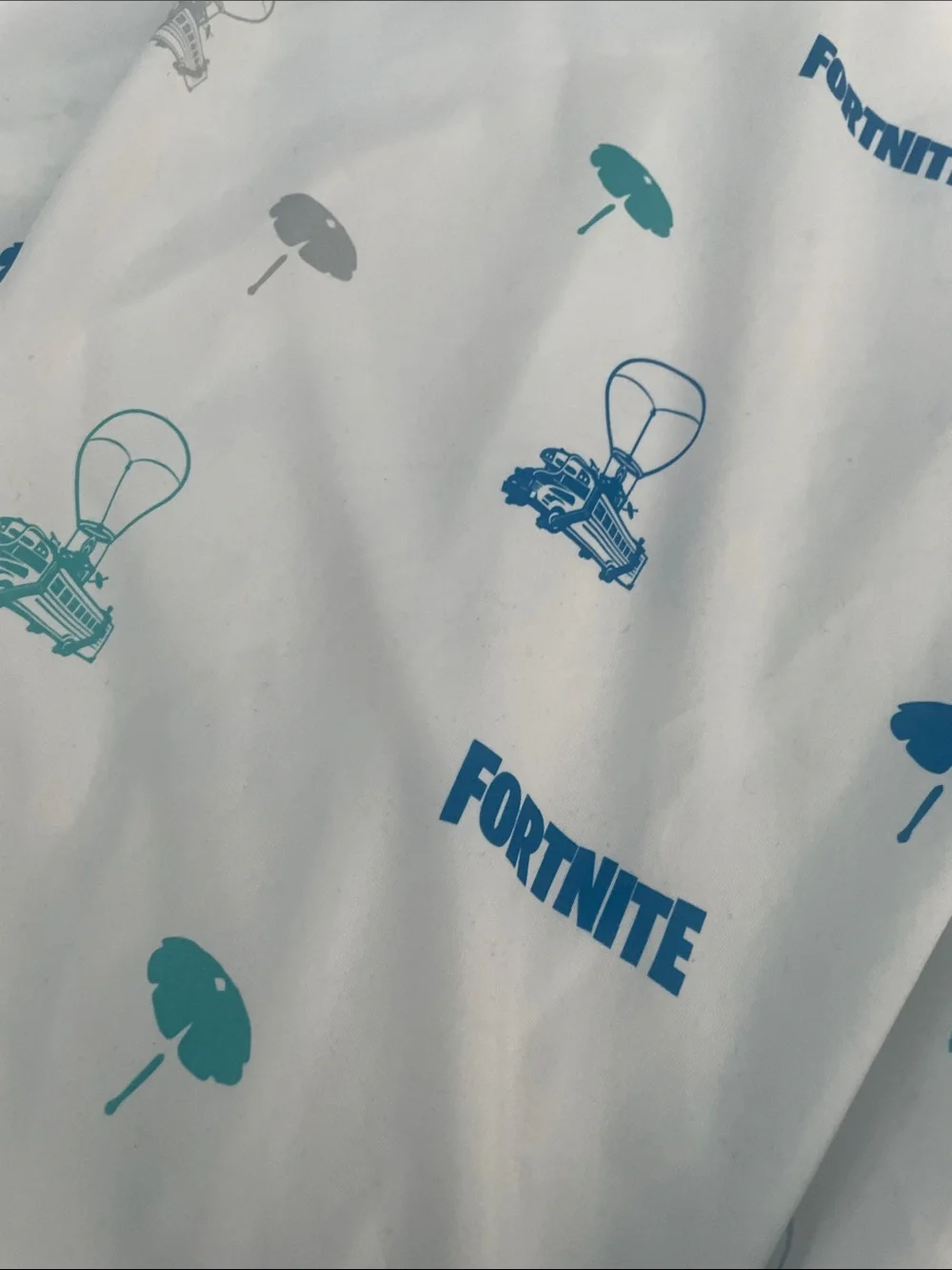 Fortnite-White & Blue Kids Bedding Sheet - Branded Gamer Design